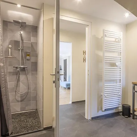 Les Du Retable Apartment