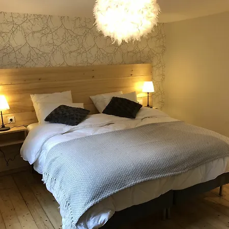 Les Du Retable Apartment