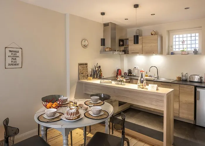 Les Du Retable Apartment